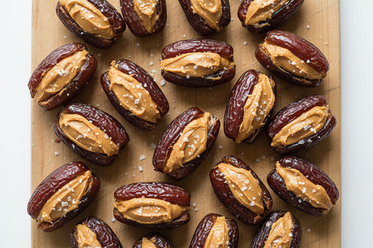 Dátiles rellenos de mantequilla de cacahuete y proteína — snack pre-entreno Kyos Sport