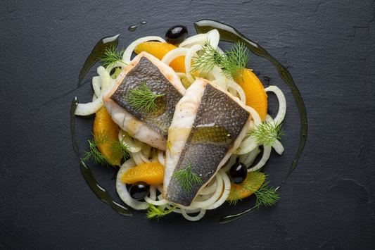 Lubina a la sal con ensalada de hinojo, naranja y aceitunas – Cena fit recuperación ligera – Kyos Sport